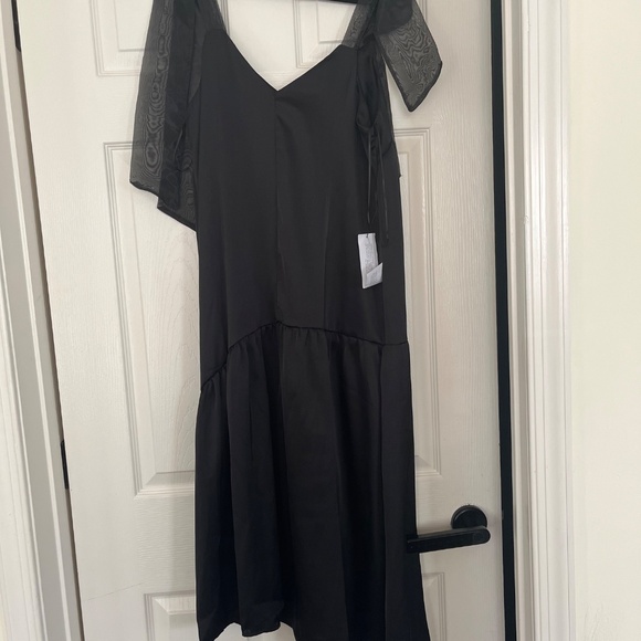 Topshop Organza tie sleeveless midi dress in black - Picture 4 of 5